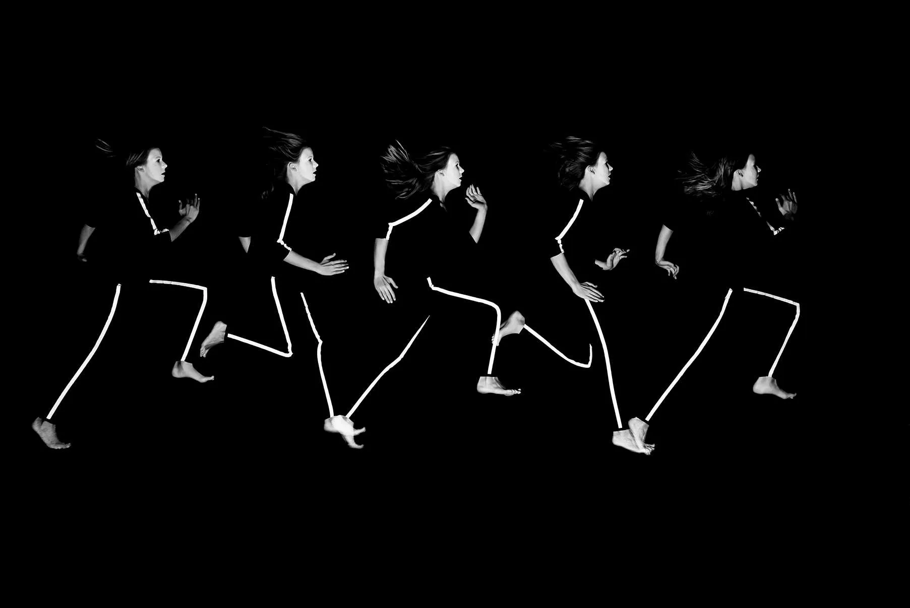 sequential frames of youth sprint technique